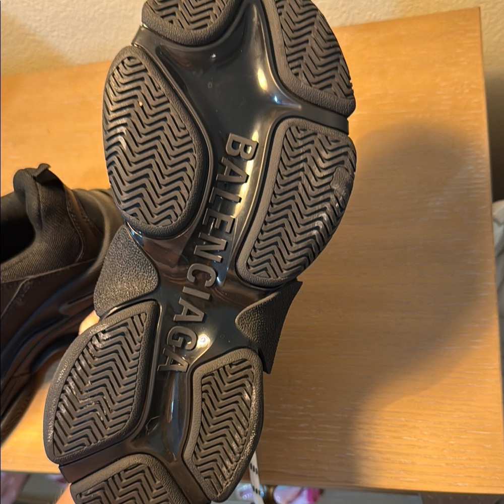 Balenciaga Triple S in Classic Black EU 38 - Picture 13 of 17